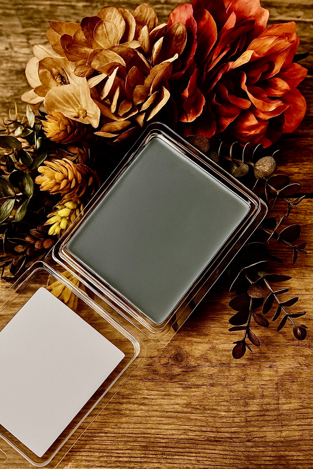 Black Tie Affair Wax Melts-Dark Oak, Bergamot, & Bourbon, 2.5 oz Soy and Beeswax Clambshell