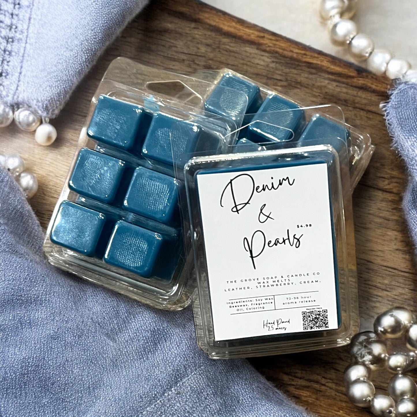 Denim & Pearls 2.5 ounce flameless home fragrance depicting the rustic aroma of leather with the sweetness of strawberries and cream.