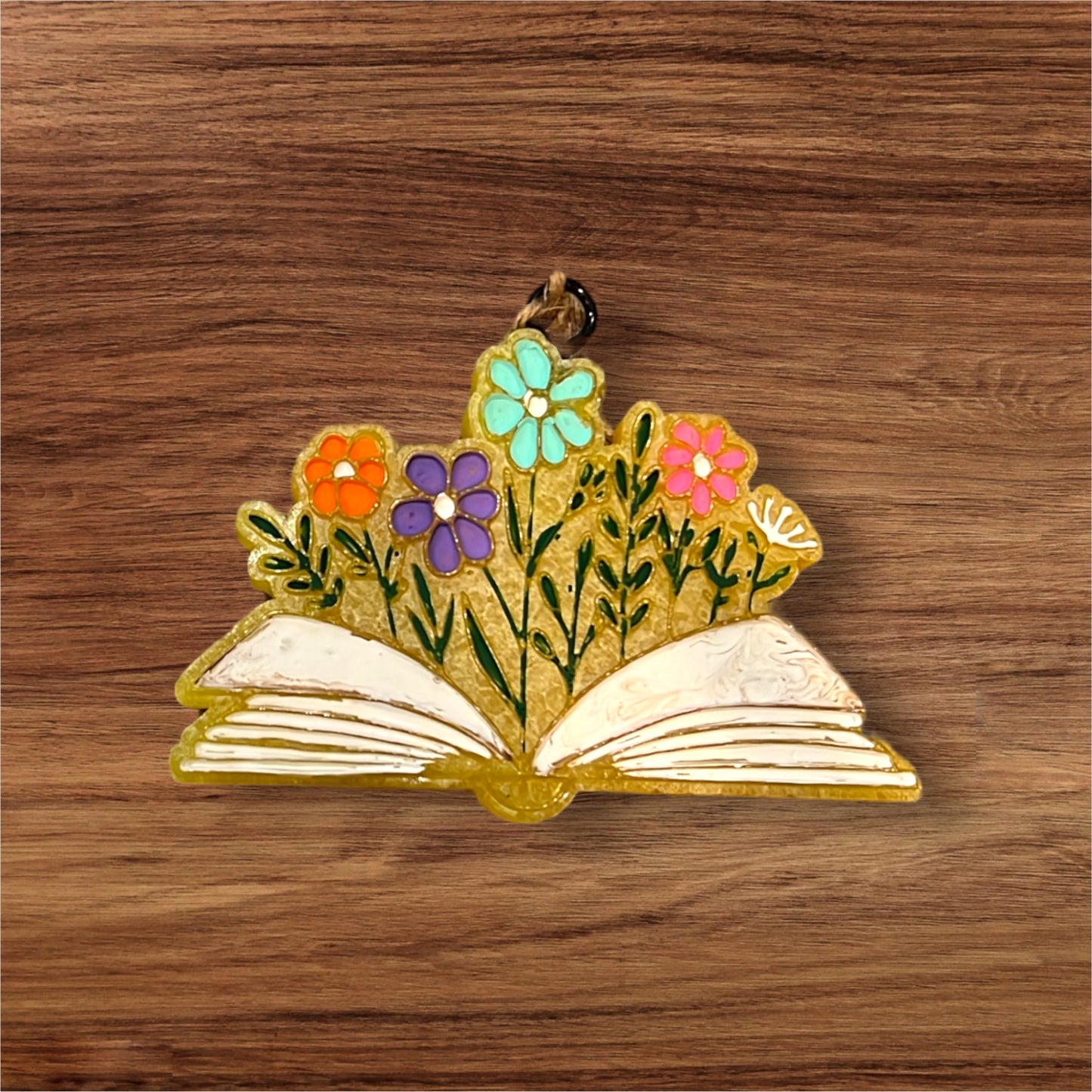 The book club car freshie-aromatic vehicle decor